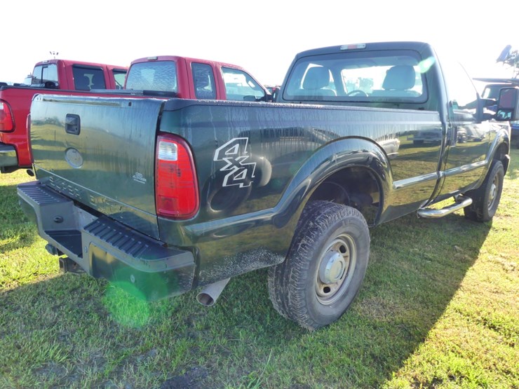 2016-ford-f250-xl-image-3