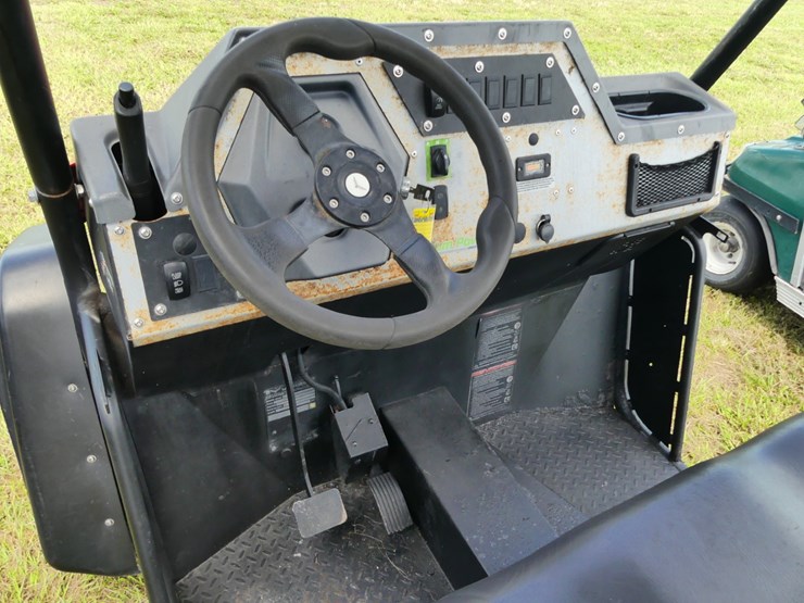 2021-landmaster-ev-4x2-image-10