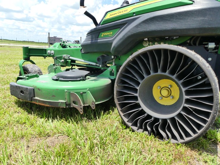 2024-john-deere-994r-image-5