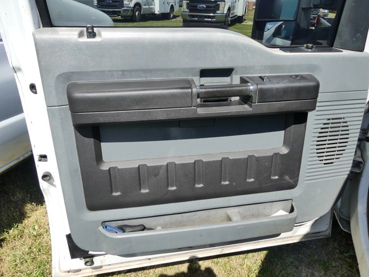 2011-ford-f250-xl-image-21