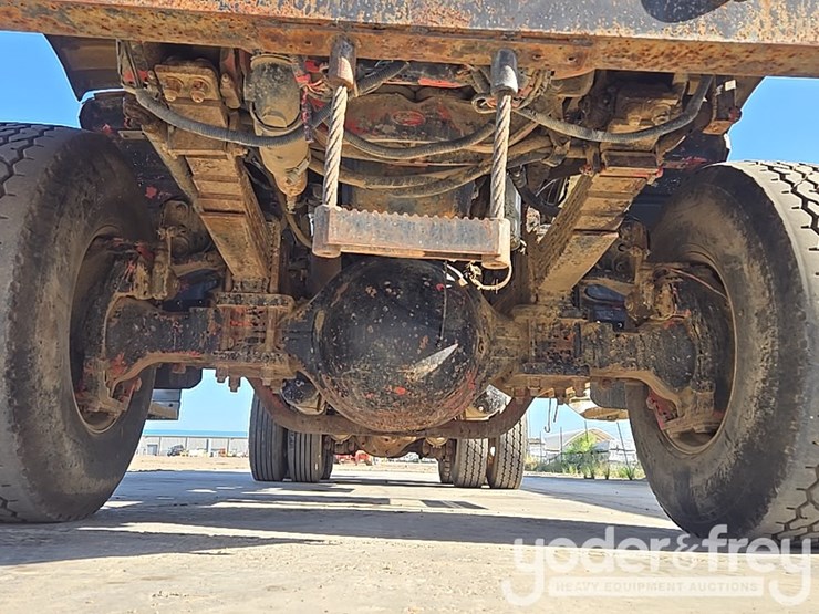 1999-peterbilt-357-image-15