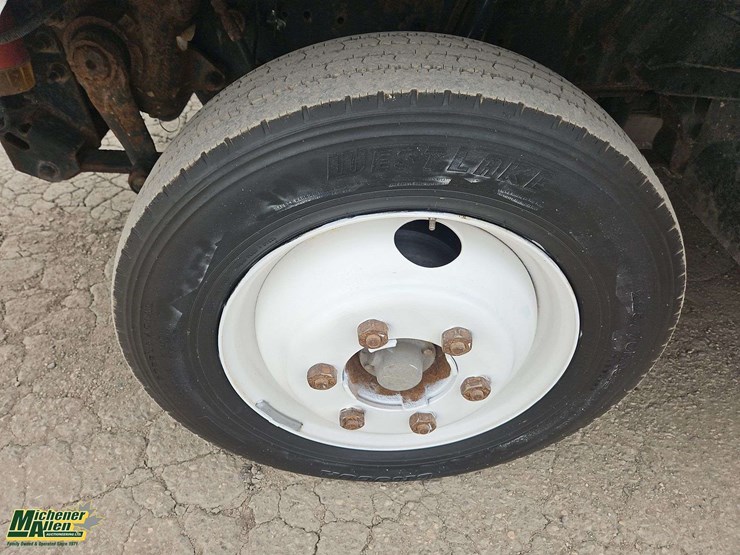 2016-freightliner-mt45-image-11