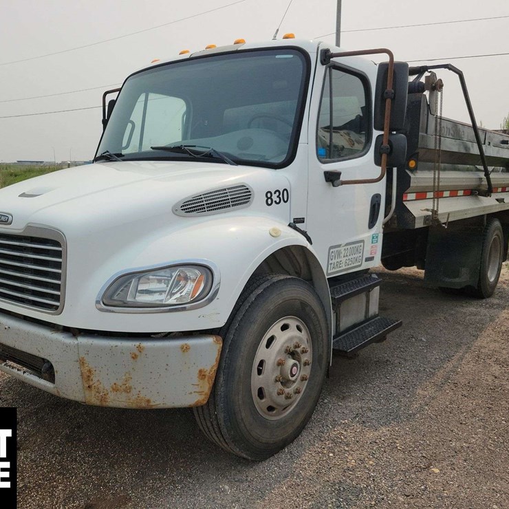 2007 FREIGHTLINER M2 106