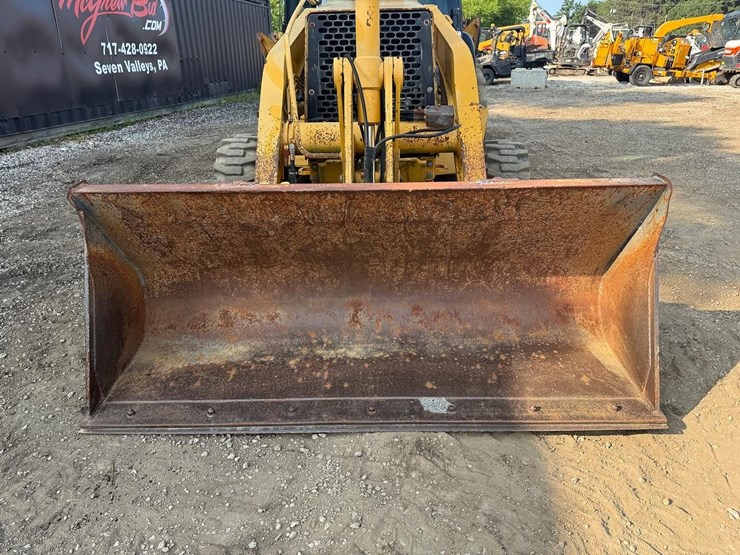 2024-deere-310e-image-9