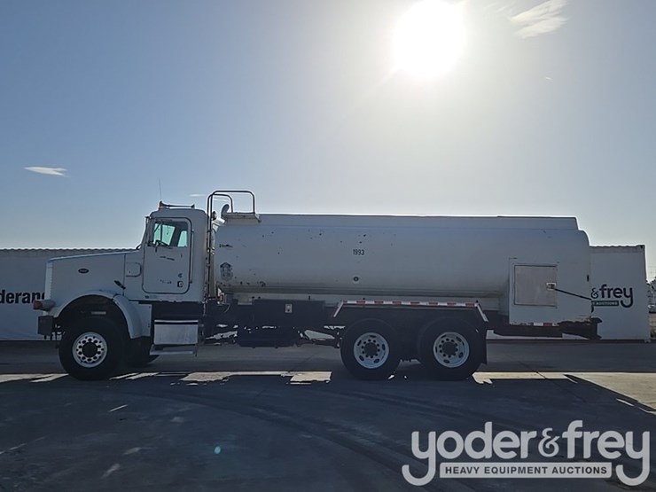 1999-peterbilt-357-image-2