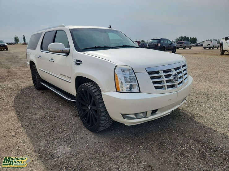 cadillac-escalade-esv-image-2