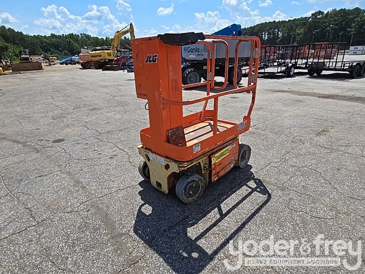 2017-jlg-1230es-image-1