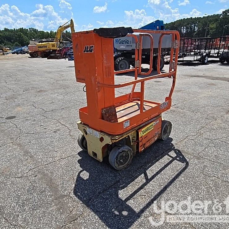 2017 JLG 1230ES