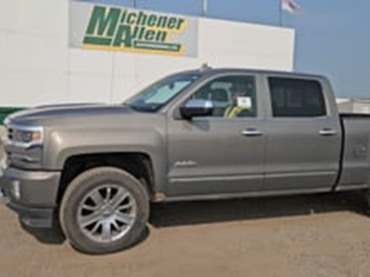 2017-chevrolet-silverado-1500-image-3
