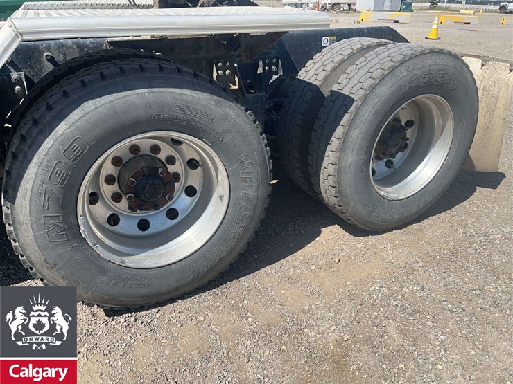 2018-kenworth-t880-image-11