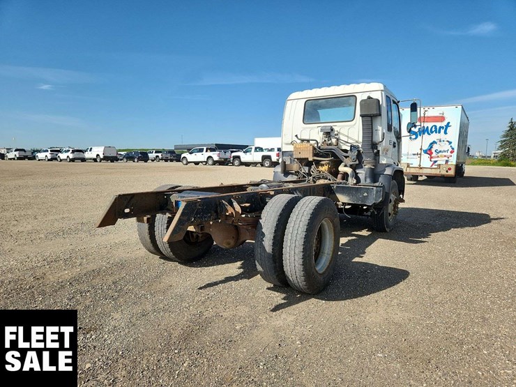 1998-gmc-t7500-image-4