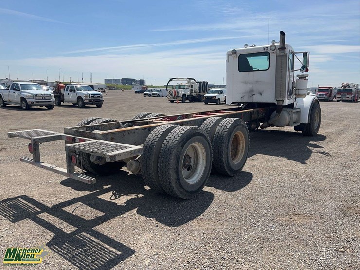 1996-peterbilt-357-t/a-cab-&-chassis-image-4