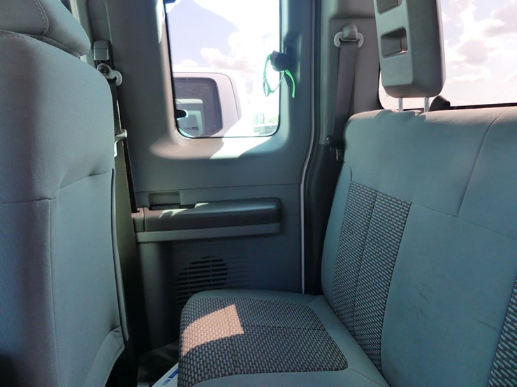 2011-ford-f250-xl-image-11