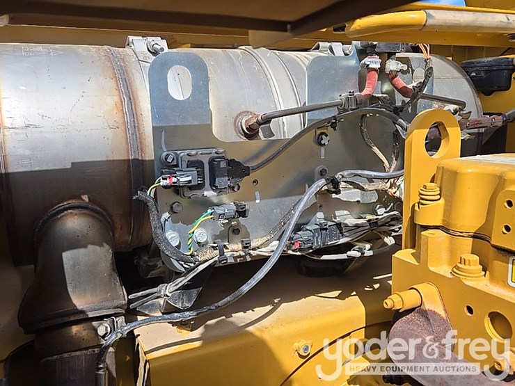 2019-caterpillar-336-image-56