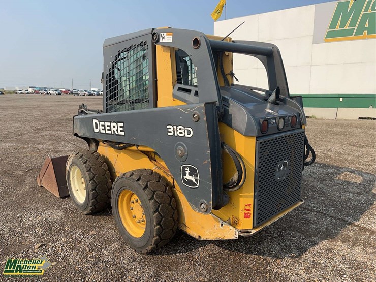 2011-deere-318d-image-3