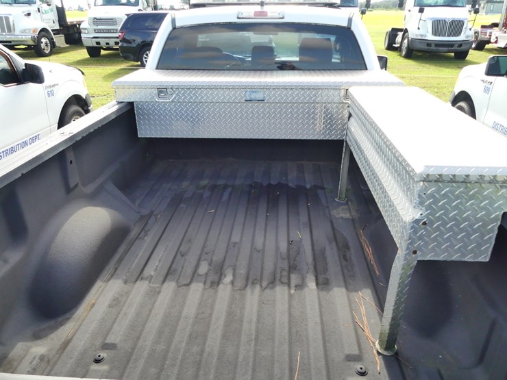 2013-ford-f150-xl-image-8
