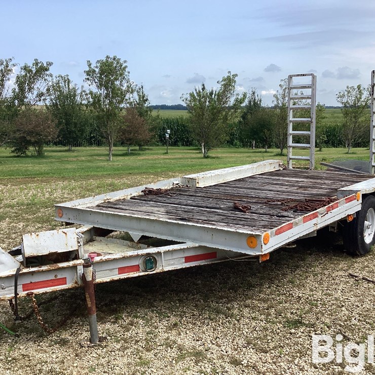1995 UTILITY FLATBED