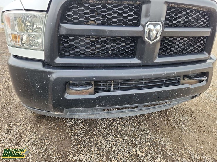 2016-dodge-3500-image-37