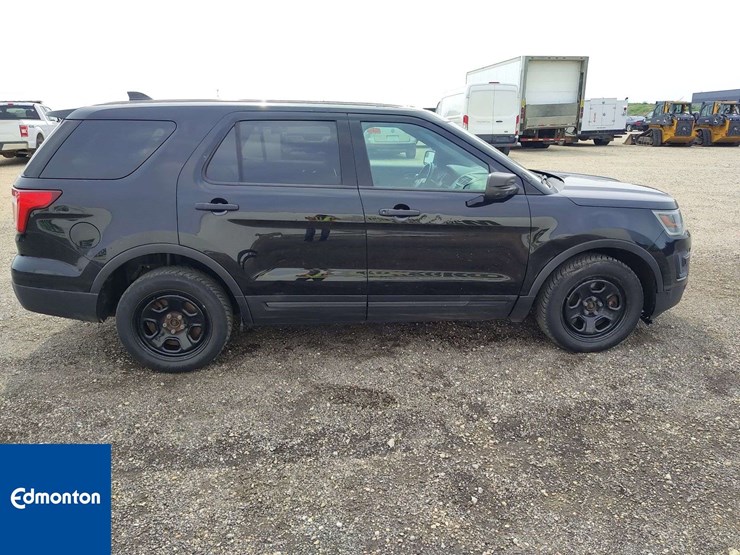 2017-ford-explorer-image-7