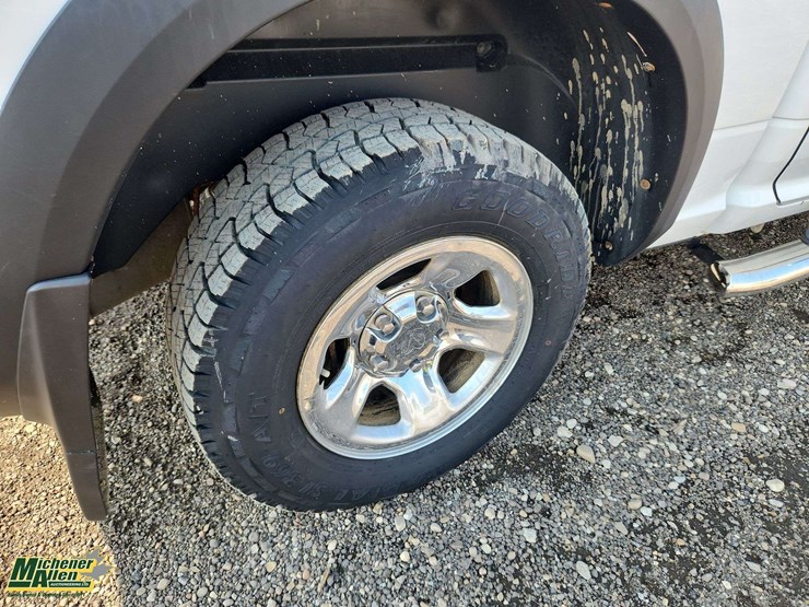 2012-dodge-1500-image-12
