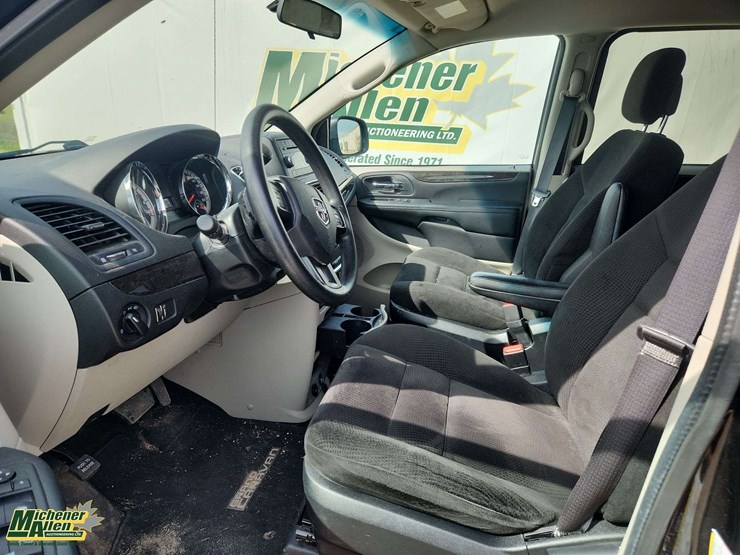 2016-dodge-grand-caravan-se-image-17