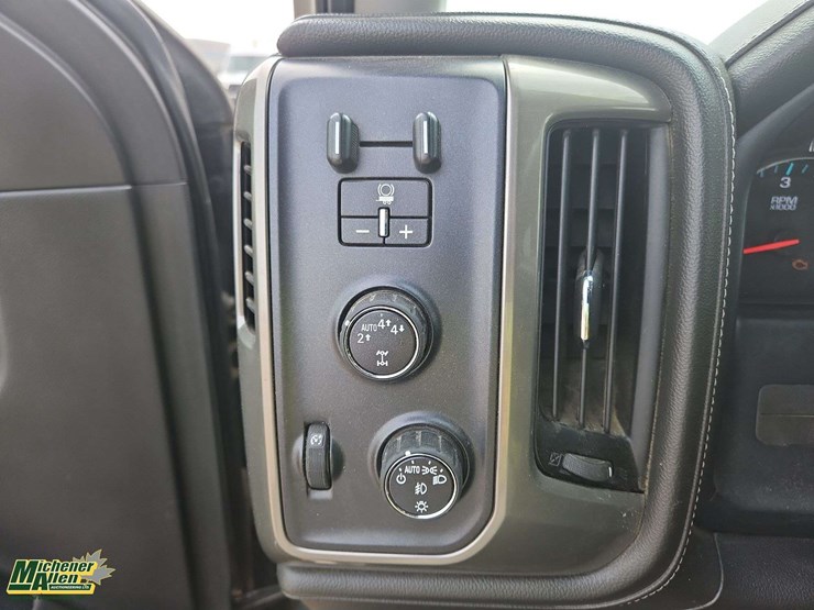 2017-chevrolet-silverado-1500-image-19