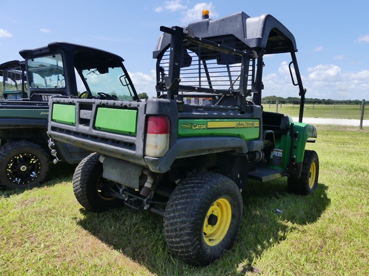 john-deere-gator-image-3