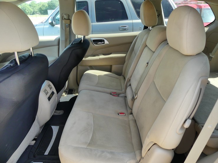 2014-nissan-pathfinder-image-10