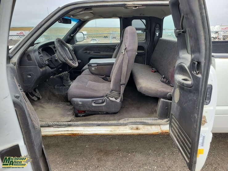 2001-dodge-ram-1500-image-24