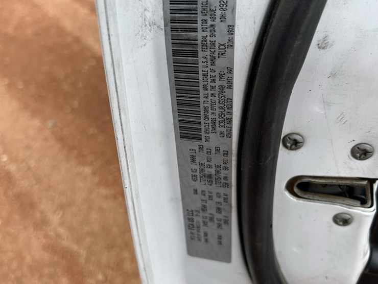 2018-ram-2500-tradesman-image-14