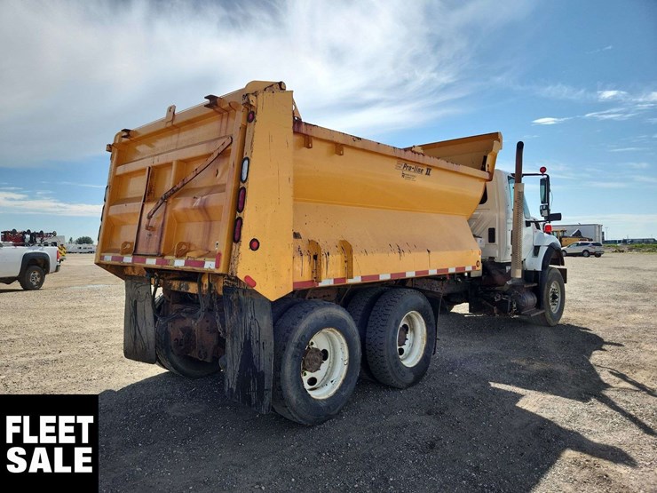 international-workstar-7500-image-4