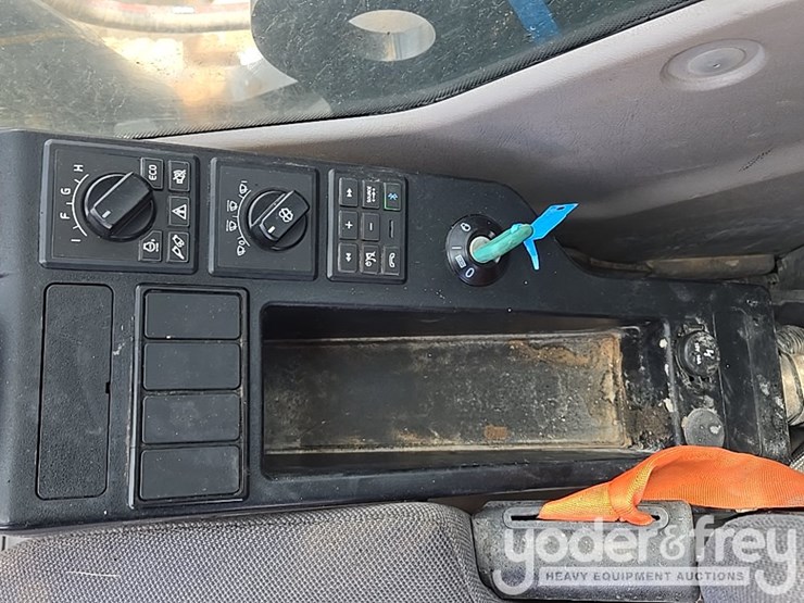 2020-volvo-ec300el-image-70