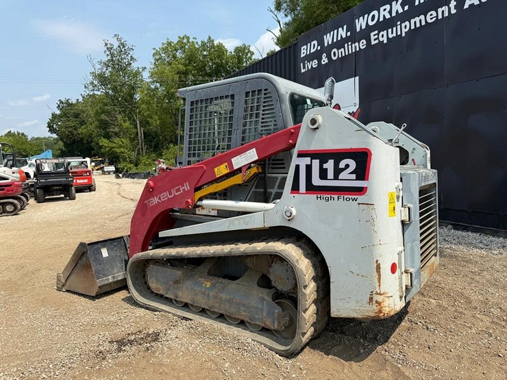 2015-takeuchi-tl12-image-2