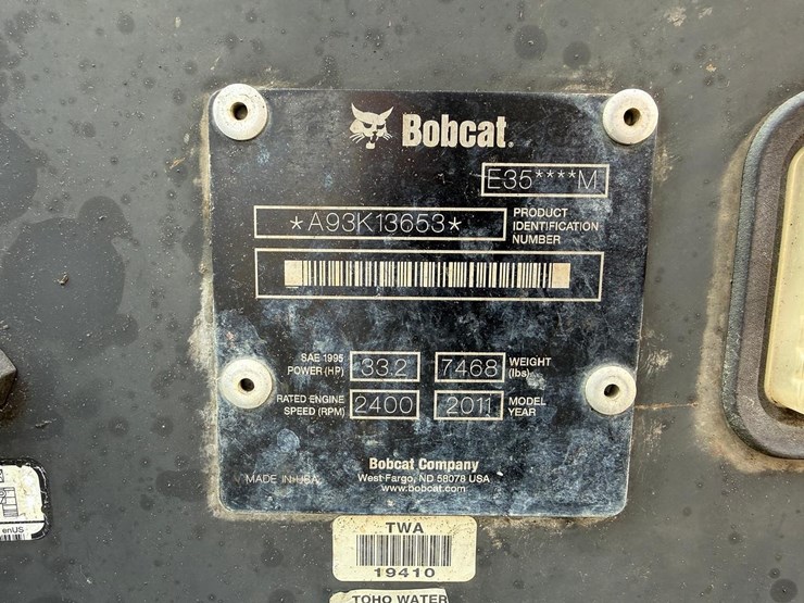 2011-bobcat-e35-image-26