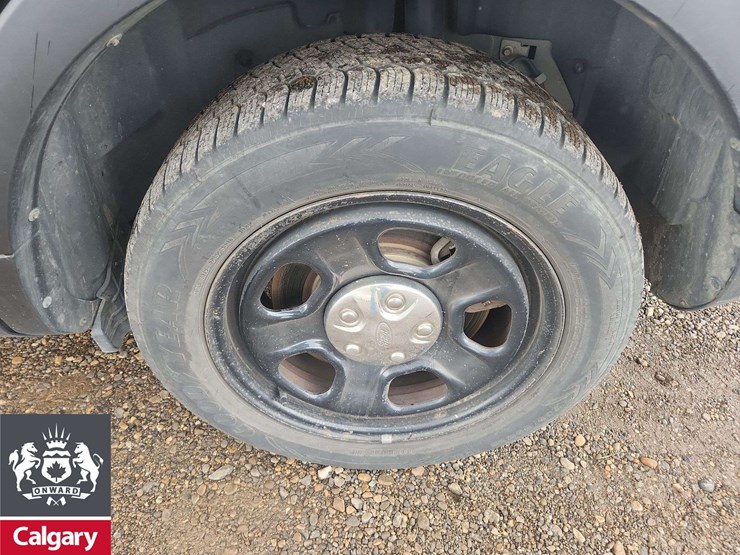 2019-ford-explorer-image-11