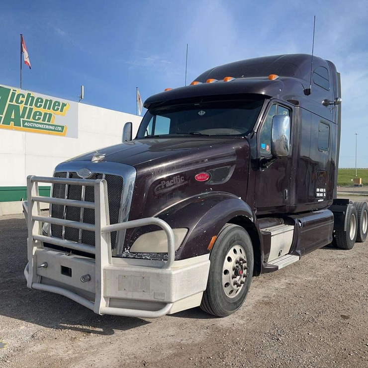 2012 PETERBILT 587