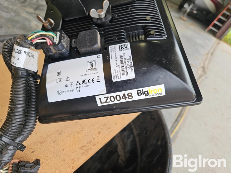 2023-john-deere-g5-plus-universal-display-image-13