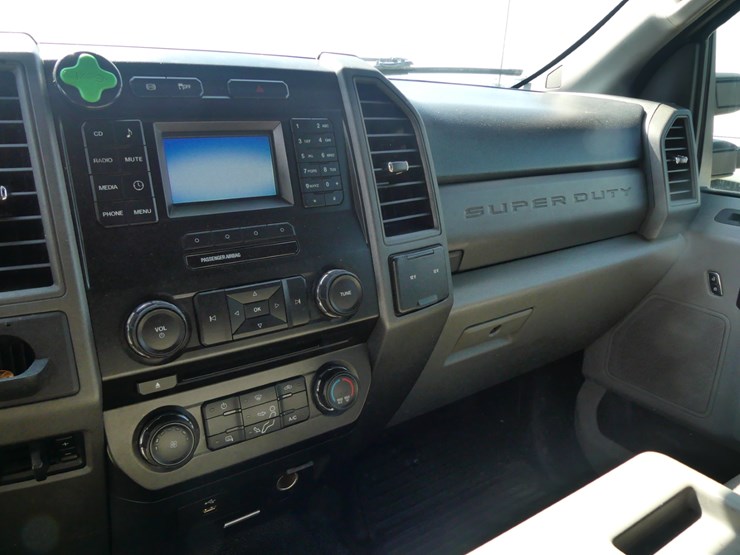 2017-ford-f350-xl-image-17