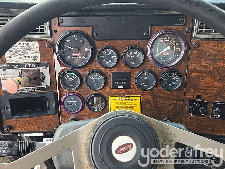 1999-peterbilt-357-image-77