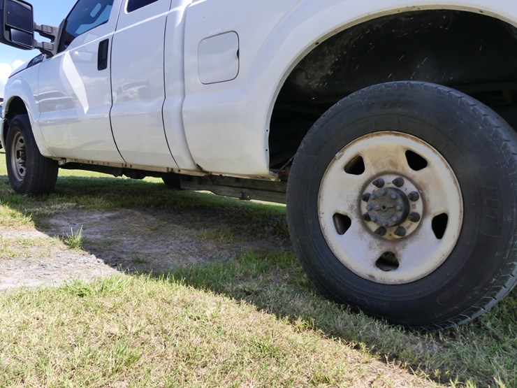 2011-ford-f250-xl-image-5