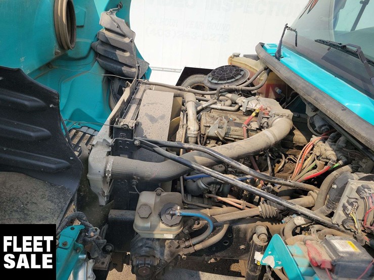 2007-freightliner-m2-106-image-34