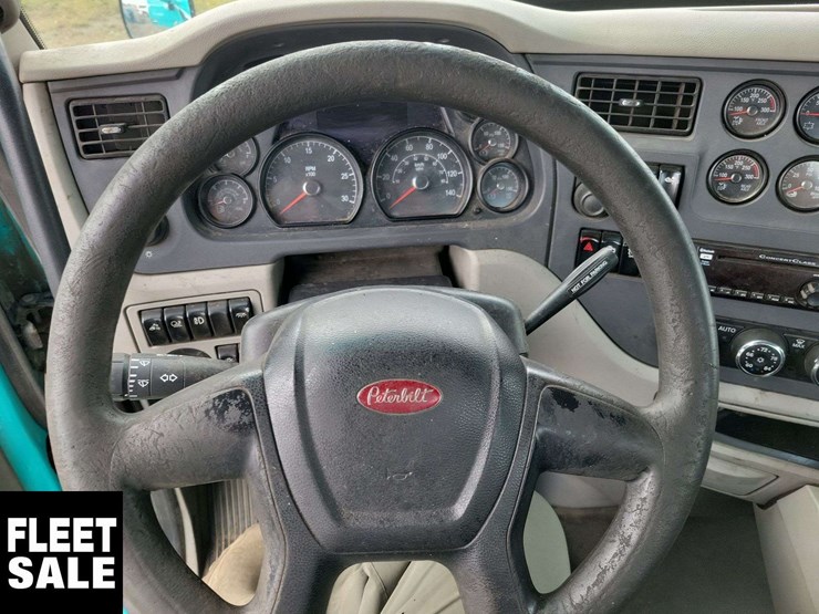 2018-peterbilt-579-image-19