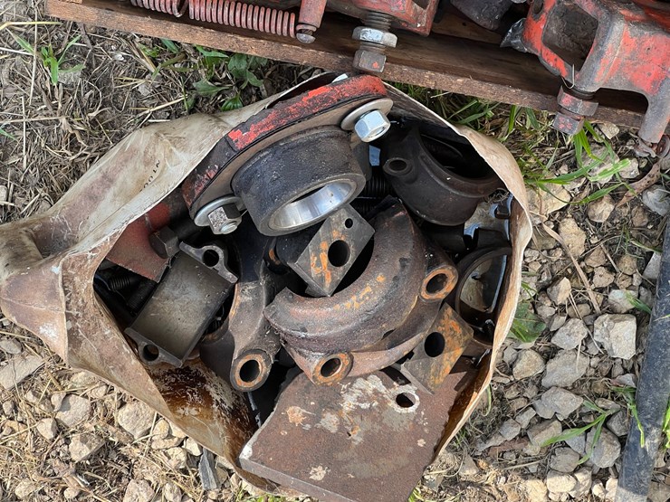 #9551-•-tractor-parts-image-3