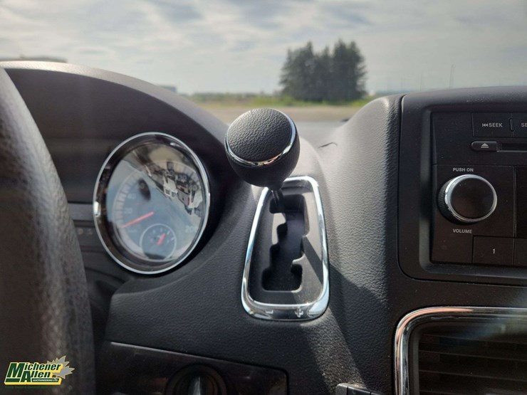 2016-dodge-grand-caravan-se-image-13