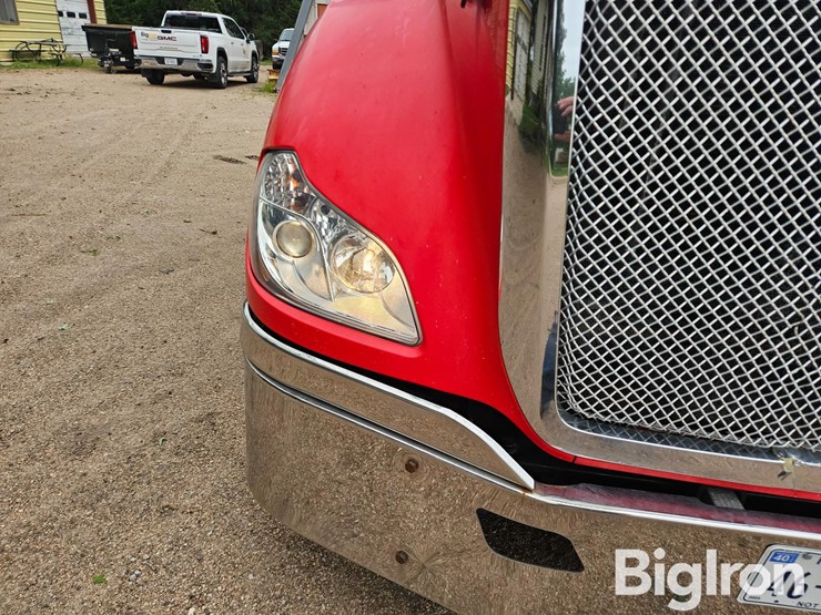2015-kenworth-t660-image-17