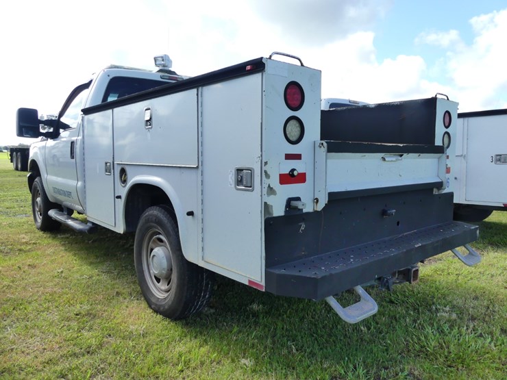 2014-ford-f250-xl-image-4