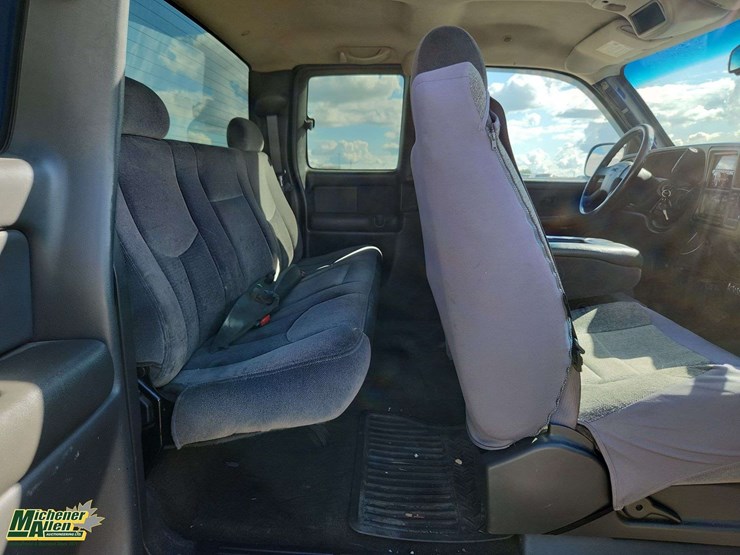 2003-gmc-sierra-2500-image-25