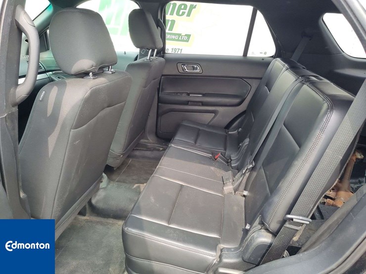 2017-ford-explorer-image-22