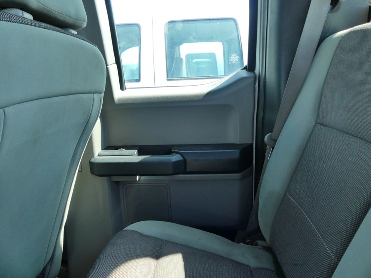 2019-ford-f150-xl-image-11