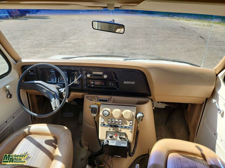 1983-ford-e250-image-24